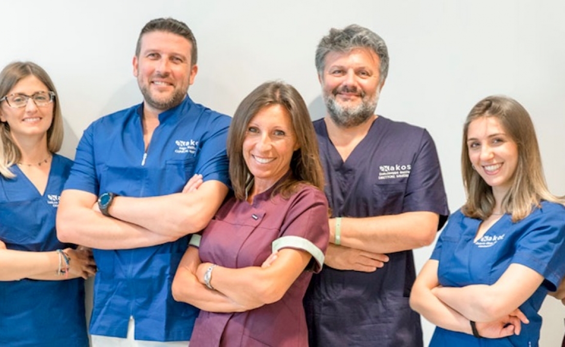 Dental Care AKOS: Eccellenze in Odontoiatria Estetica, Parodontologia, Chirurgia Orale