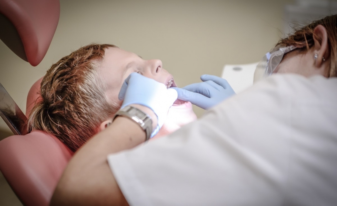 Visita di controllo dentale per bambini e ragazzi